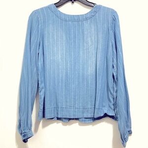 Altar’d State Women’s Blue Faded Chest Chambray Pullover Denim Top with Zipper
